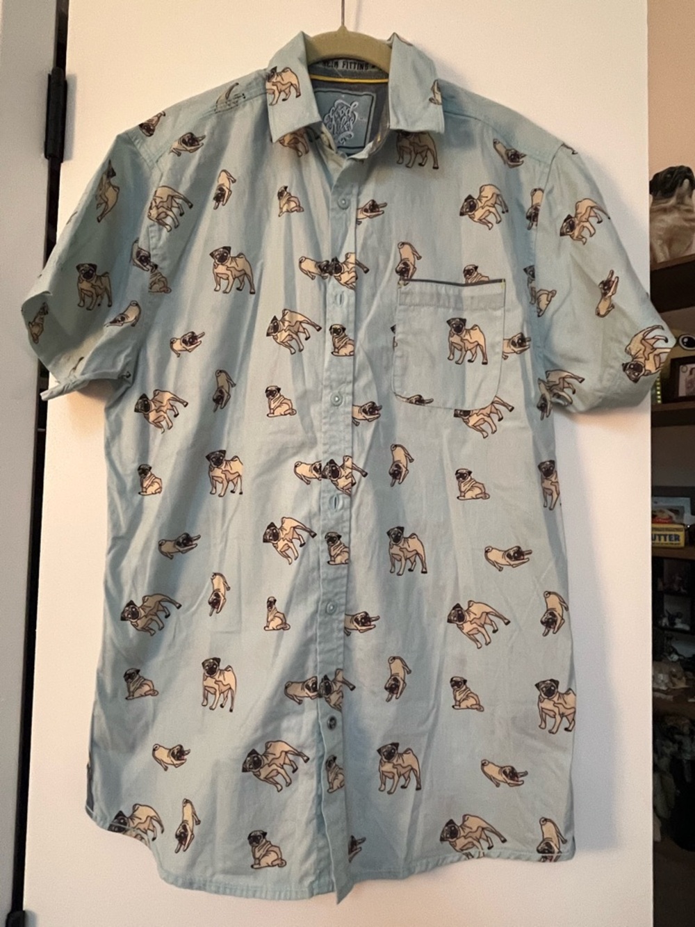 Pug print men’s short sleeve shirt, medium